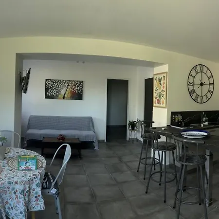Chez Suzanne شقة